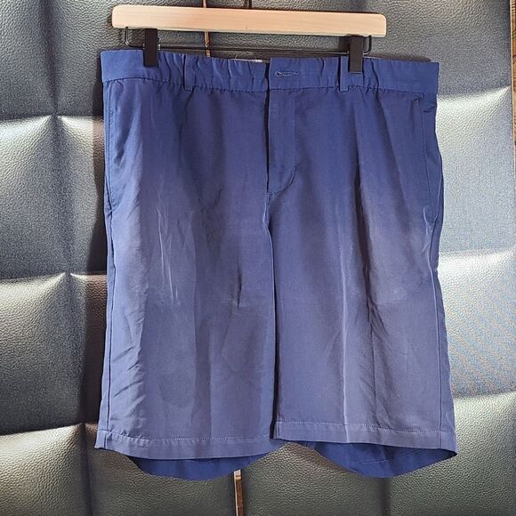 Nike Golf shorts    - Picture 1 of 4